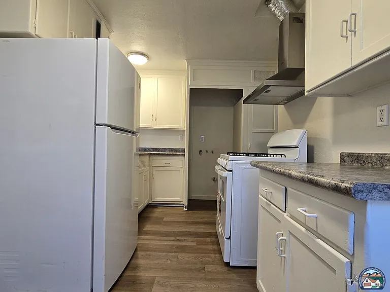 1465 W Hamilton Ave — Photo 5