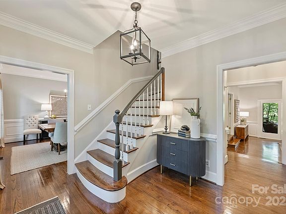3rd image of 2605 Winding Oak Dr