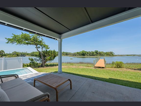 3rd image of 26 Poinciana Cove Rd