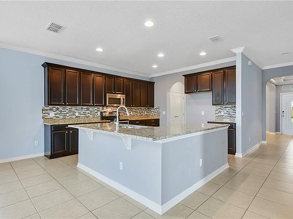 5th image of 2181 Westborough Ln