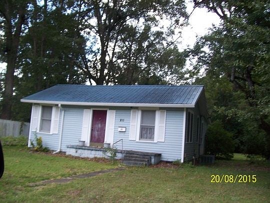 1st image of 806 Superior Ave