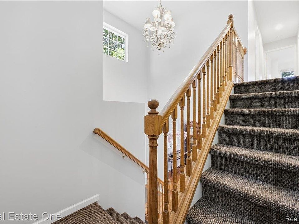 2475 Horace St, photo 24