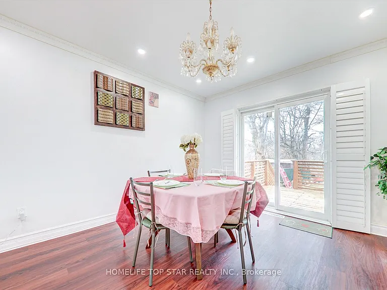 50 Chestnut Cres — Photo 7