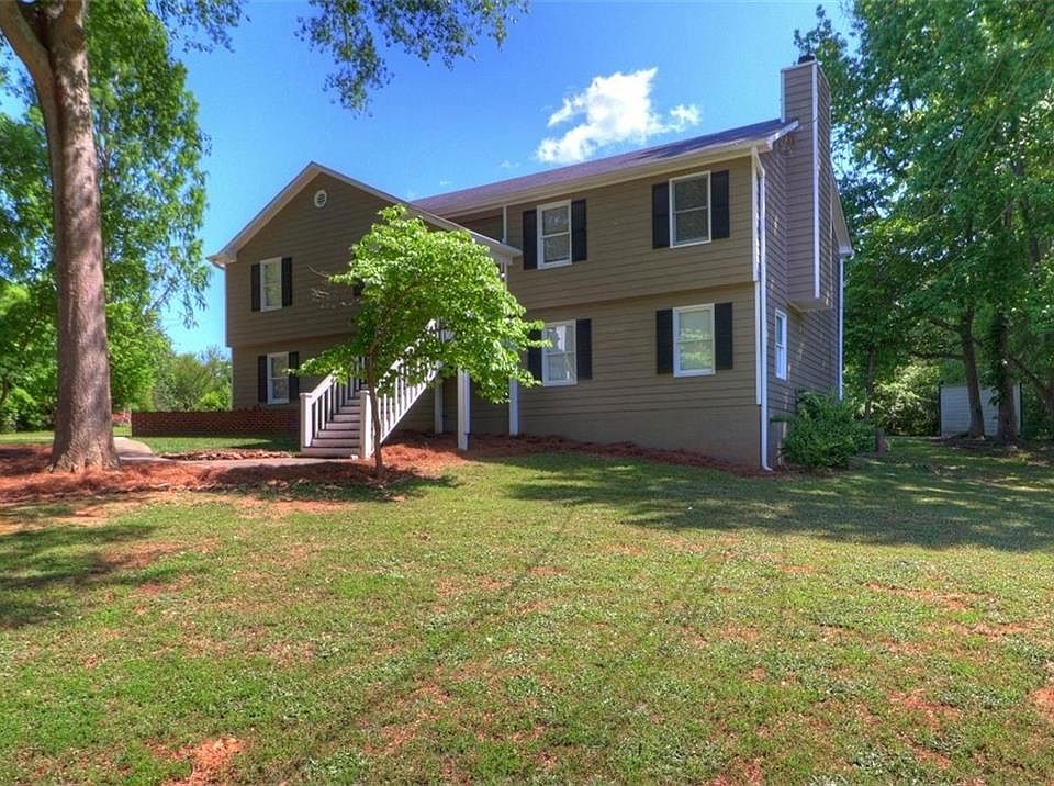 1st image of 690 Hill Meadow Dr
