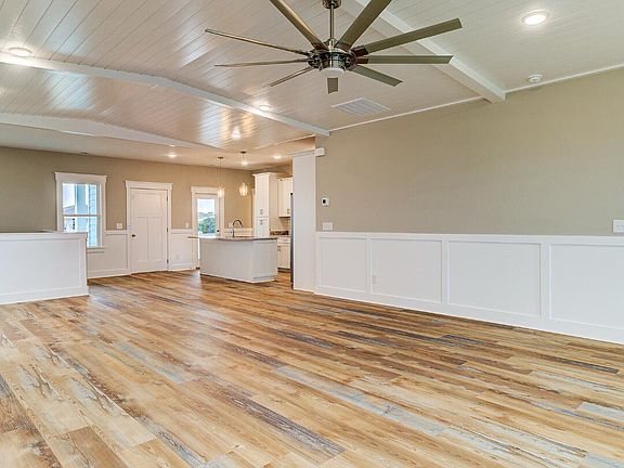 3rd image of 3512 E Beach Drive