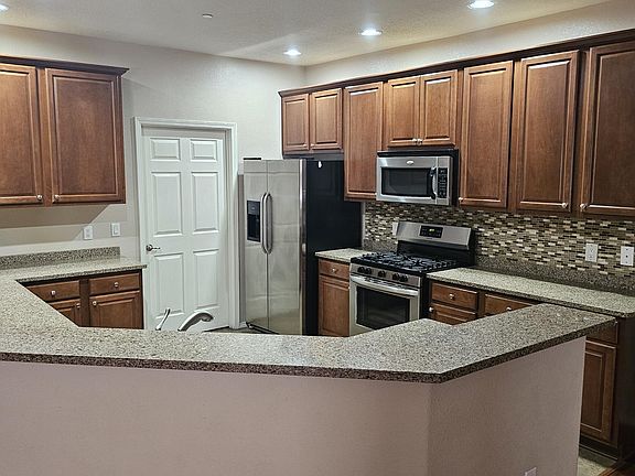 3rd image of 601 Menaul Blvd NW Unit 2402