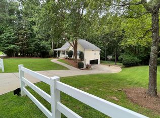 6012 Shadburn Ferry Rd, Buford, GA 30518