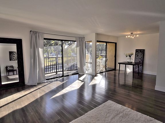 3rd image of 2015 E Broadway Unit 201