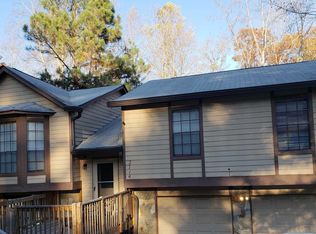 2714 Laurel View Dr, Snellville, GA