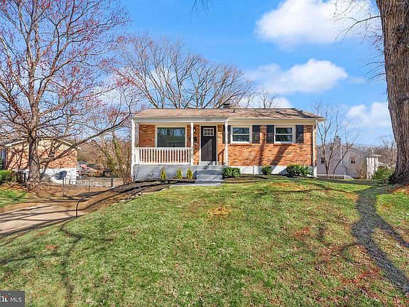 3rd image of 14317 Fairview Ln