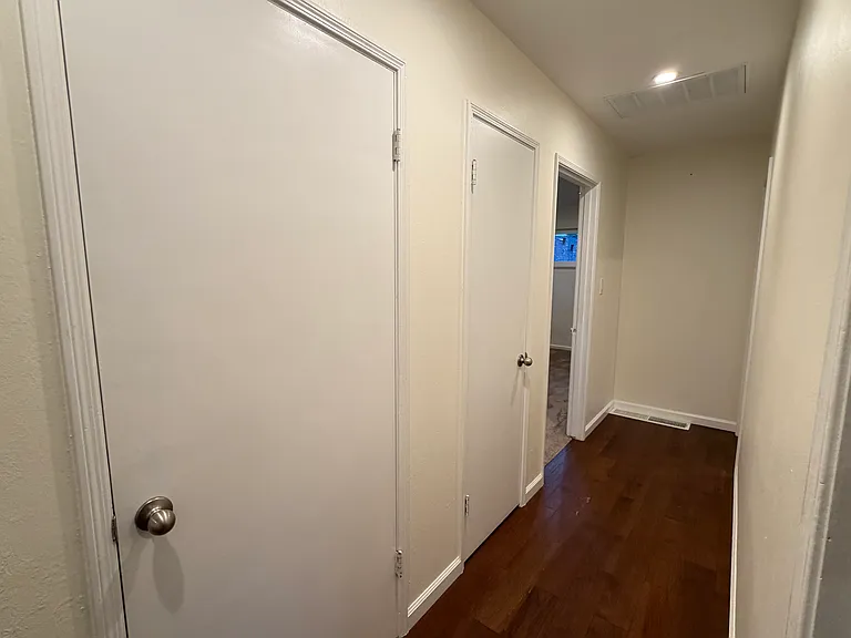 22721 Wildwood St — Photo 15
