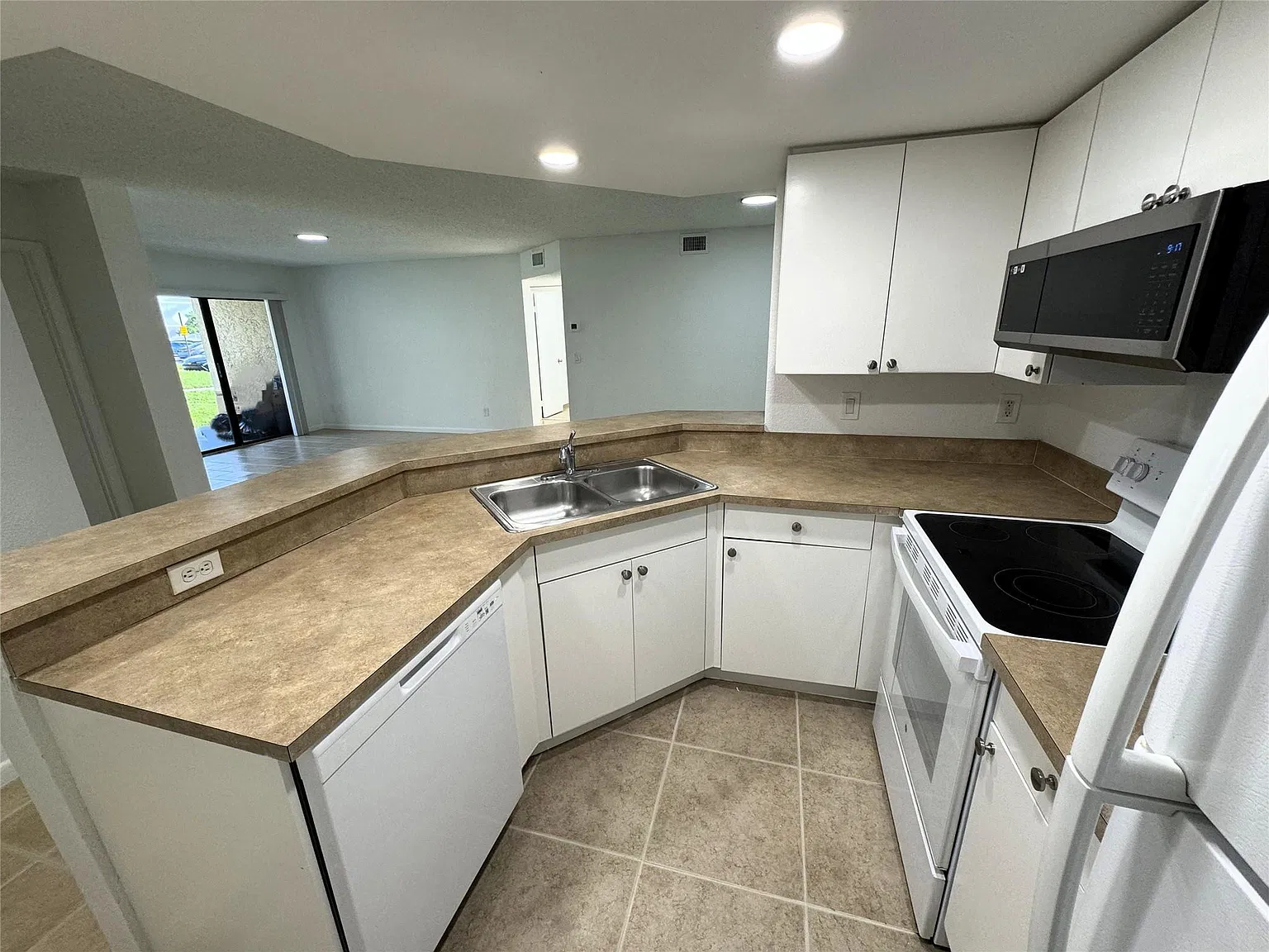 9222 W Atlantic Blvd — Photo 4