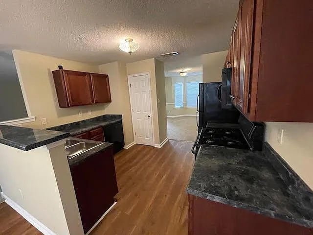 Open Kitchen with Breakfast Bar