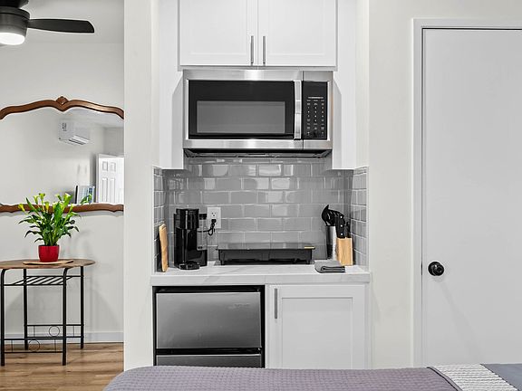 4th image of 732 Poli St #2
