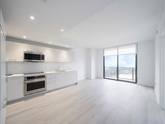 3rd image of 55 SW 9th St #3207