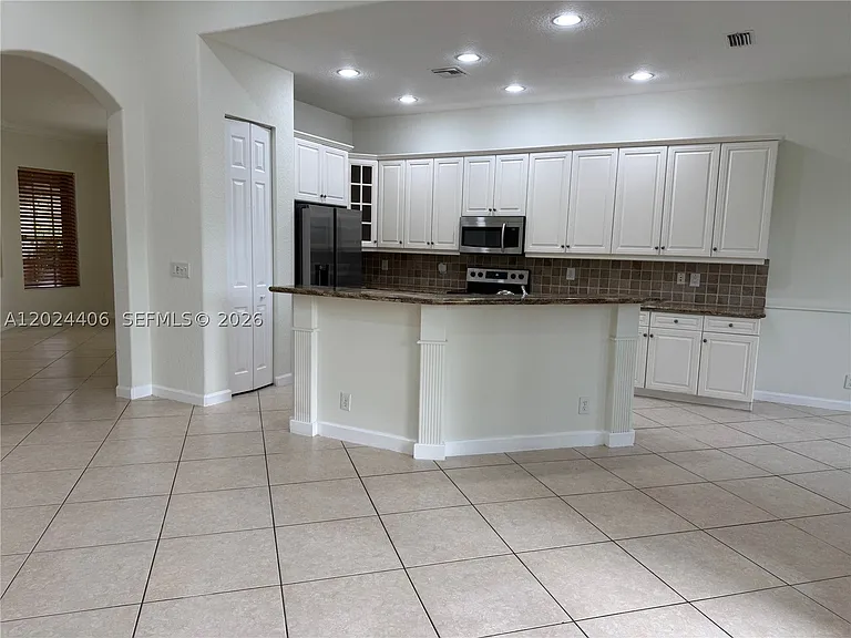 12400 NW 78th Mnr #0 — Photo 6