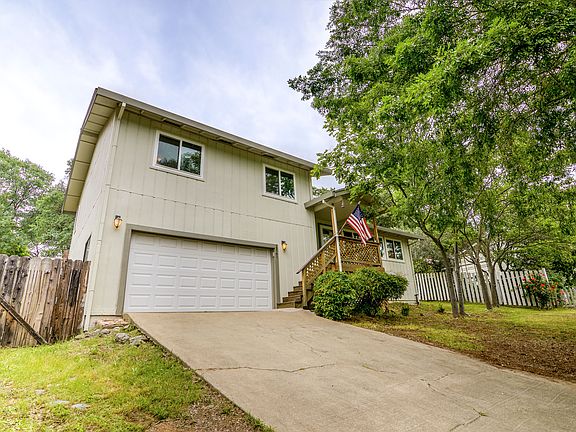 2nd image of 2541 Country Club Dr