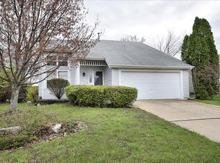 12 Kingspointe Dr, O Fallon, MO 63376