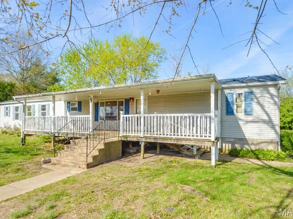 1739 Fieldcrest Dr, Sparta, IL 62286