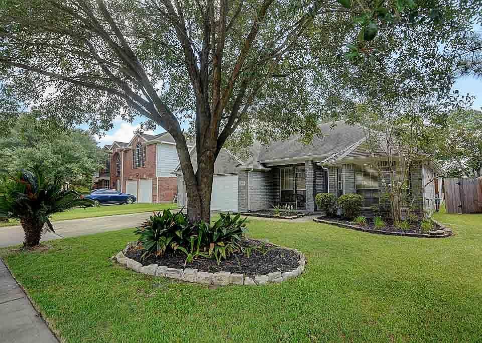 1st image of 2223 Glendavon Ln