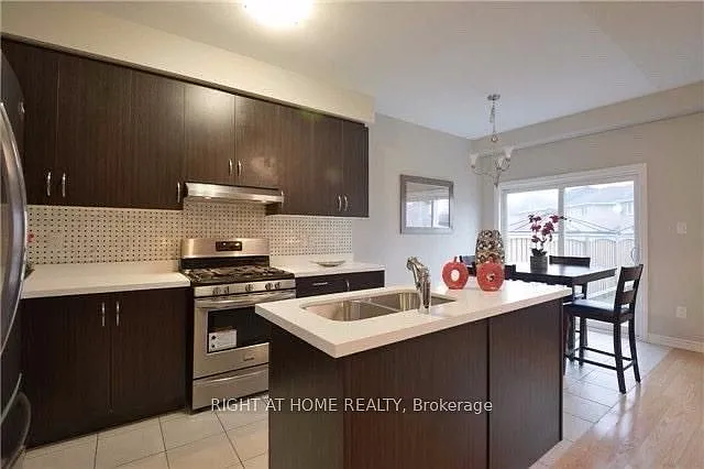 693 Ferguson Dr — Photo 10