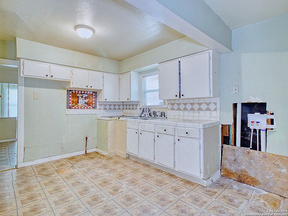 3rd image of 443 DORIE ST