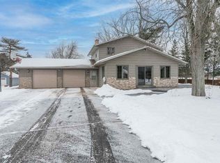 8600 Franks Ln, Pulaski, WI 54162