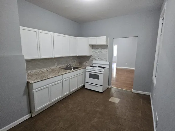 201 S 11th St Floor 1, Newark, NJ 07107