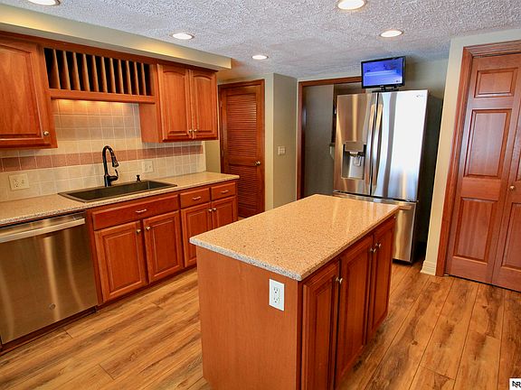 3rd image of 3005 Leawood Dr