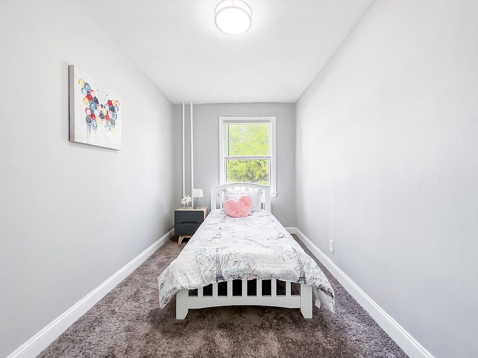 2nd image of 501 Browning Ln #10