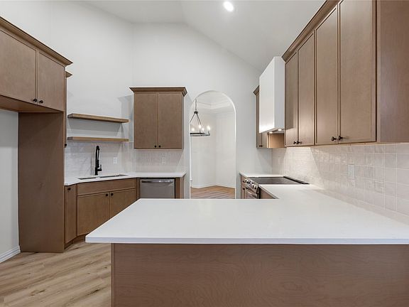 4th image of 14628 Flanders Ct