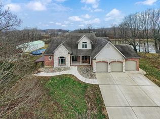 617 Thompson Ln, Pocahontas, IL 62275