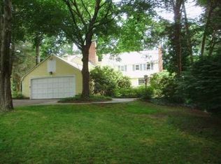39 Cedar Ledge Rd, West Hartford, CT 06107