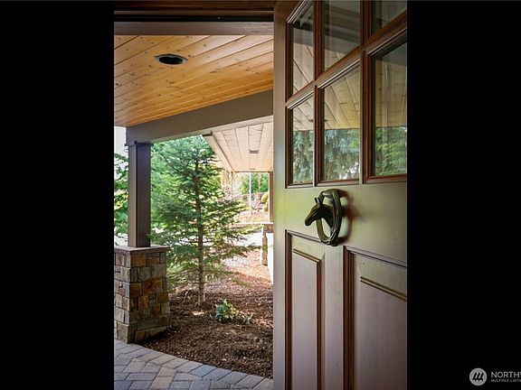 3rd image of 160 Horseshoe Lane