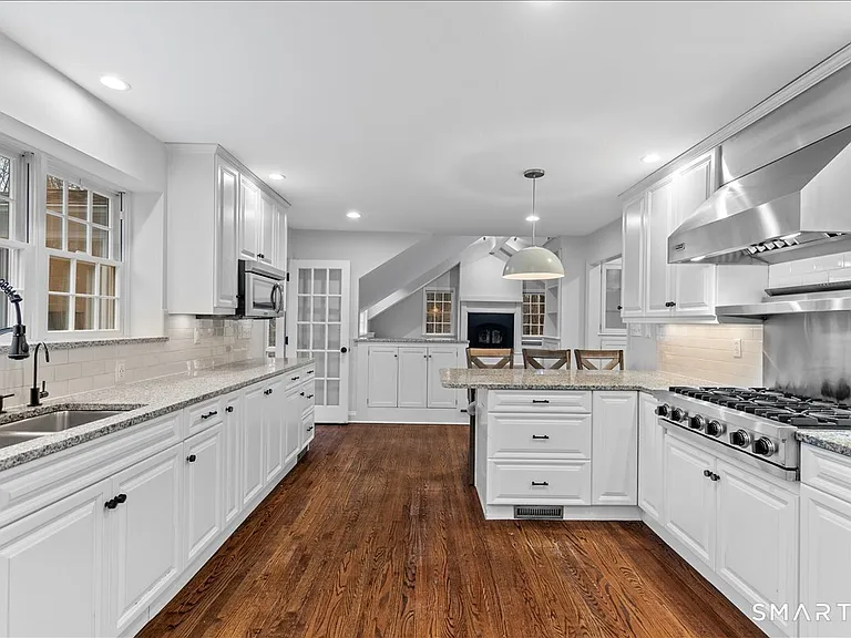 116 Scarlet Oak Dr — Photo 2