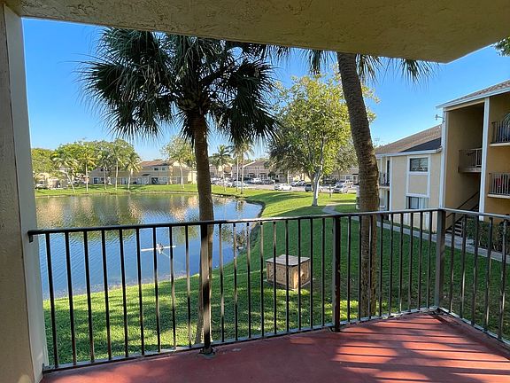 2nd image of 351 Palm Way APT 208