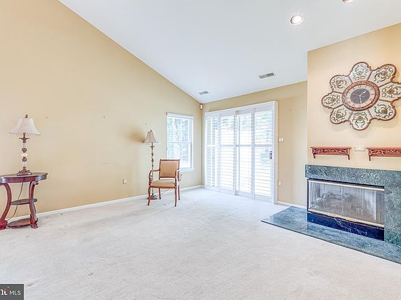4th image of 21 Titus Ct