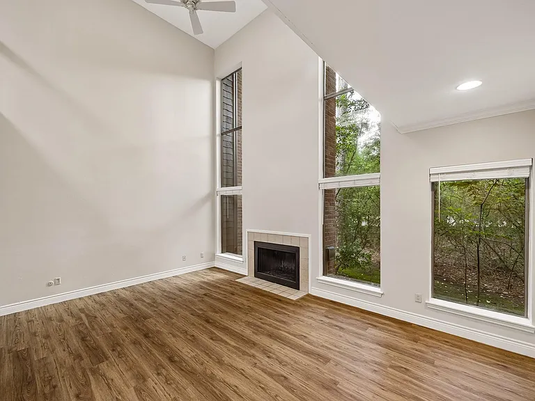 250 Sugarberry Cir #250 — Photo 3