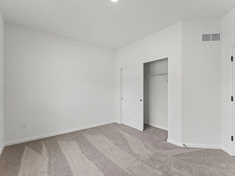 538 Ryehill Dr — Photo 11