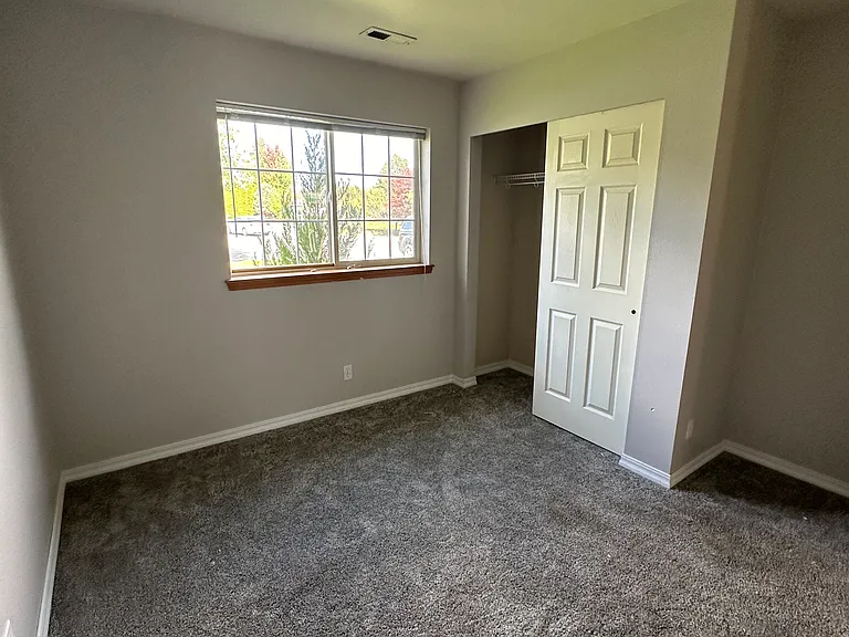 1850 W Canfield Ave — Photo 10