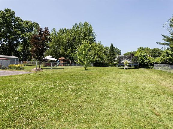 5th image of 312 Garden City Dr