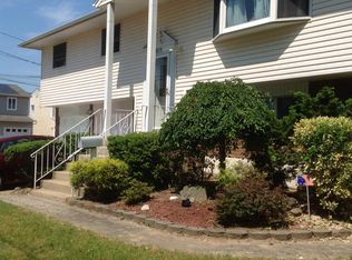 2015 Seamans Neck Rd, Seaford, NY 11783