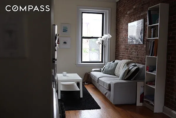 Rented by Compass | media 21