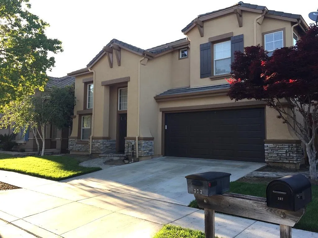 4 bed, 2950 sqft, $6,000 — Photo 2