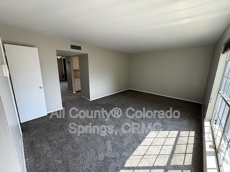 2 bed, 2.0 bath, 1314 sqft, $1,900 — Photo 4