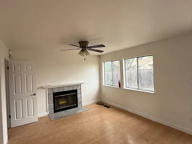 109 Birchwood Ct — Photo 10