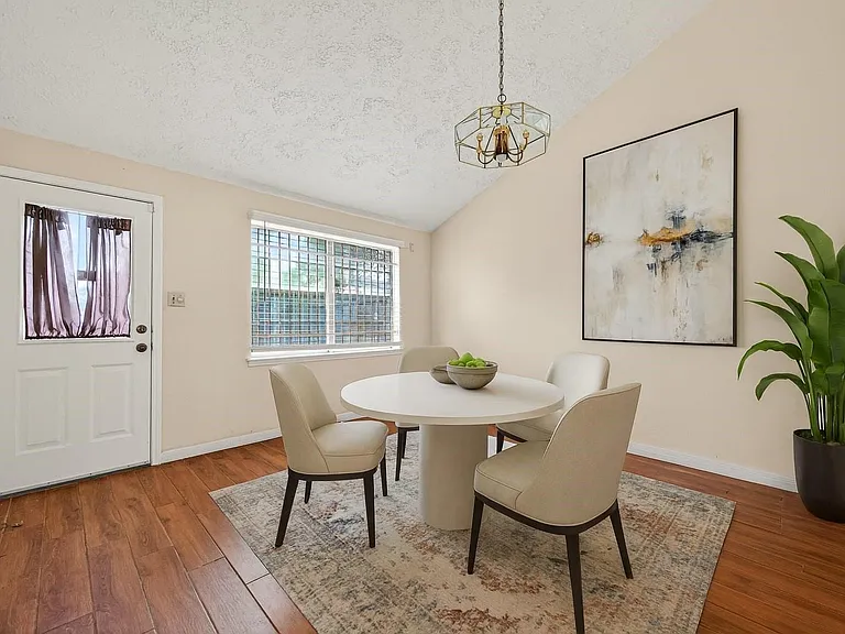 10913 Bexley Dr #913 — Photo 2