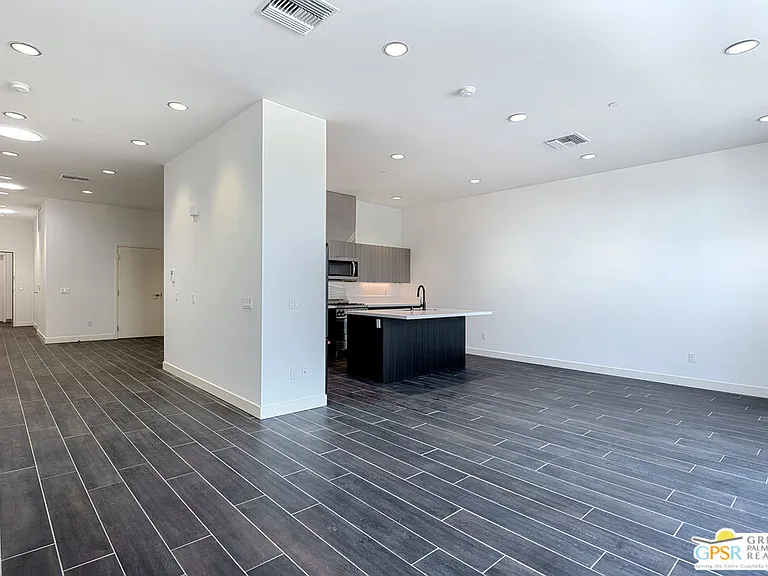 111 N Palm Canyon Dr #201 — Photo 3
