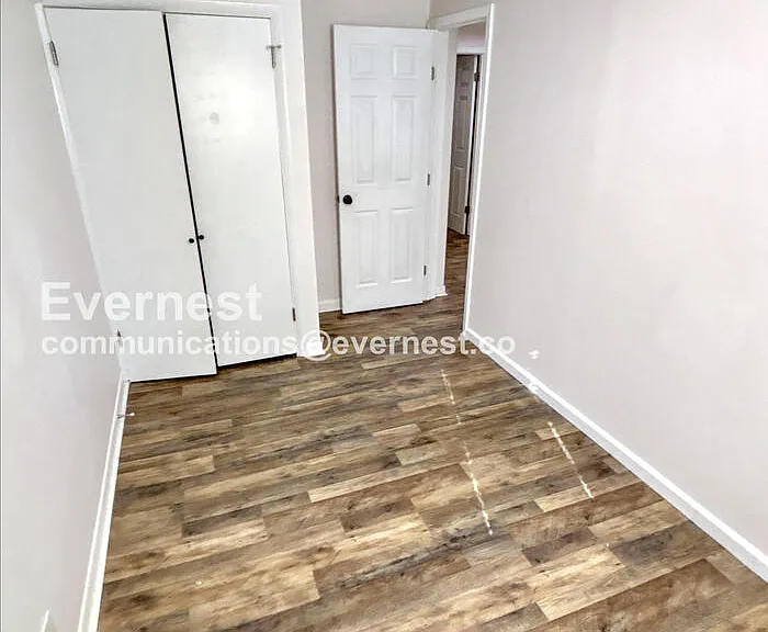 260 Sadonia Ave — Photo 10
