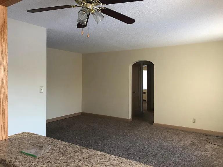 905 Kilian Blvd SE — Photo 18